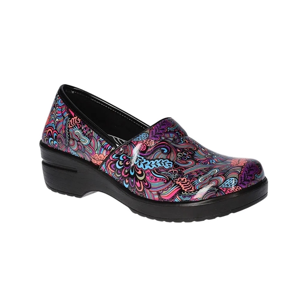 Easyworks by Easy street Tiffany Lyndee clogs. Size 11